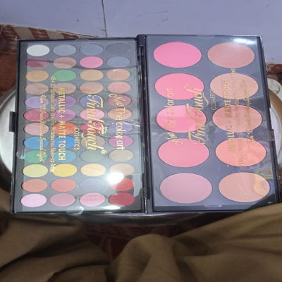 The Color Art' Professional Makeup Palette from Final Touch Cosmetics.